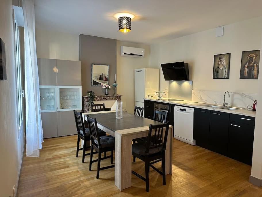 Appartement Spacieux En Centre Ville Вандом Экстерьер фото