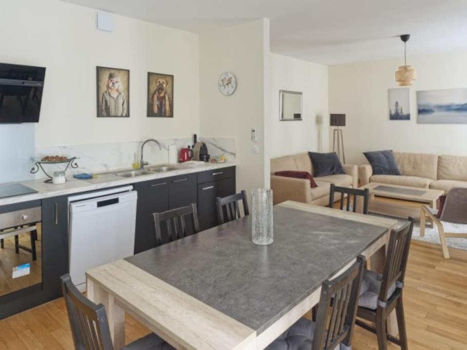 Appartement Spacieux En Centre Ville Вандом Экстерьер фото